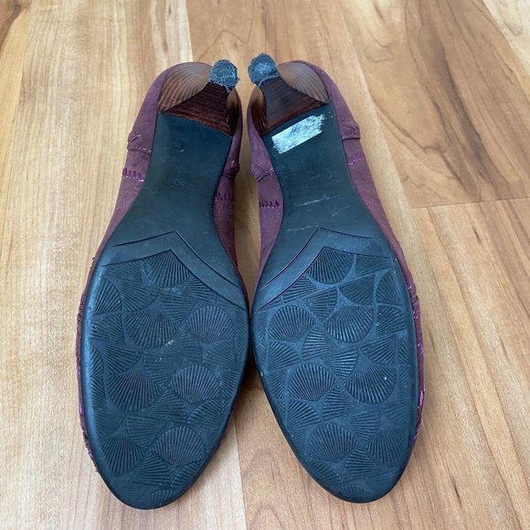 J J Designed In Italy Suede Purple Embroidered Heels Pump Size: 36 (US: 6) - Picture 8 of 10